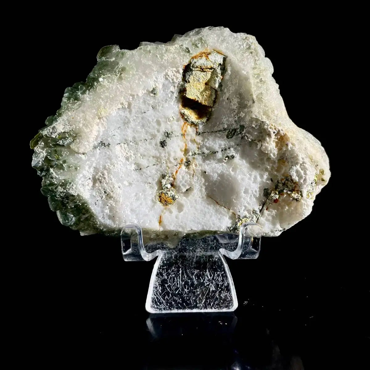 Natural Epidote with quartz from Sichuan, China | 180 g | 9*7*2 cm
