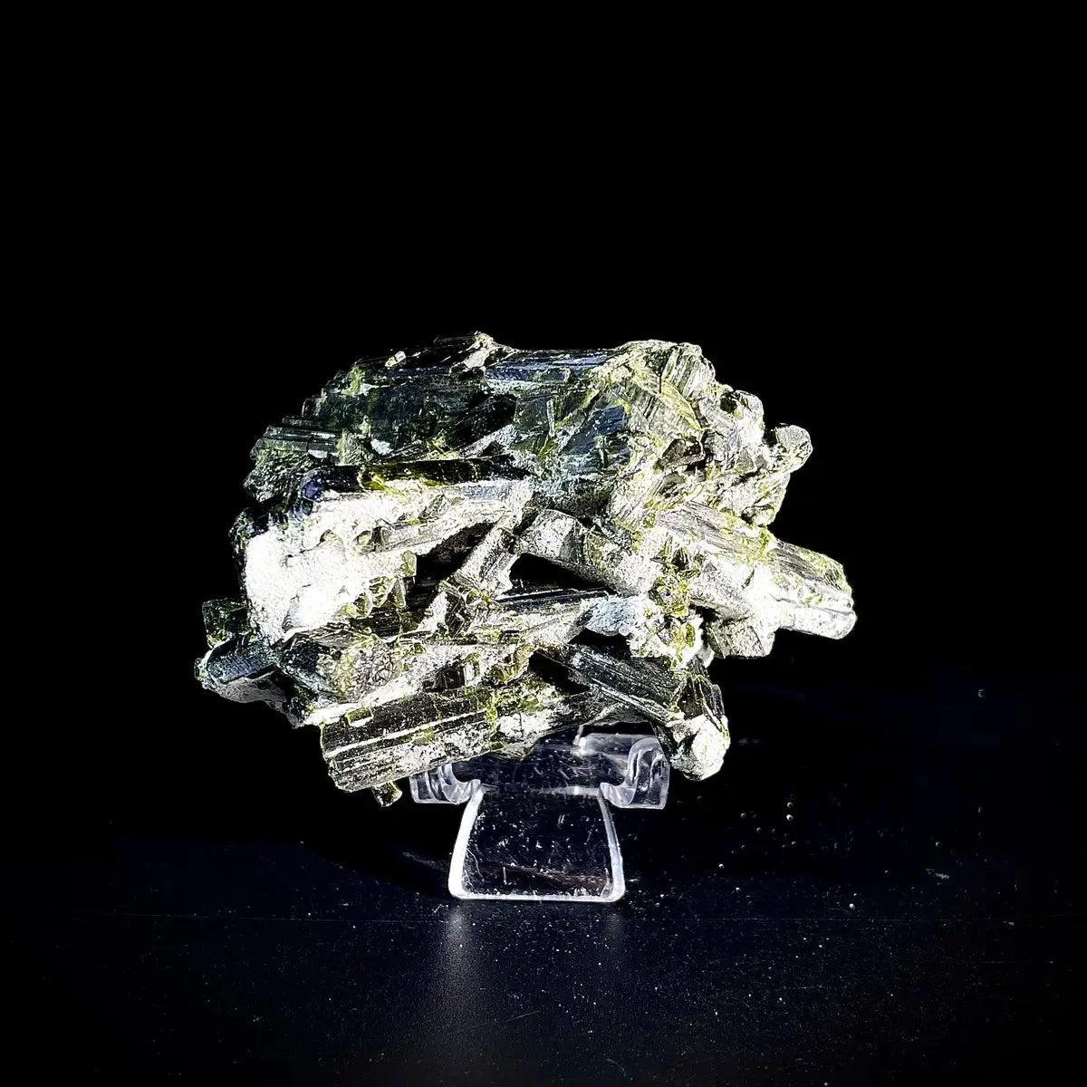 Natural Green Tourmaline Specimen | Madagascar | 140 g | 6*4*4 cm