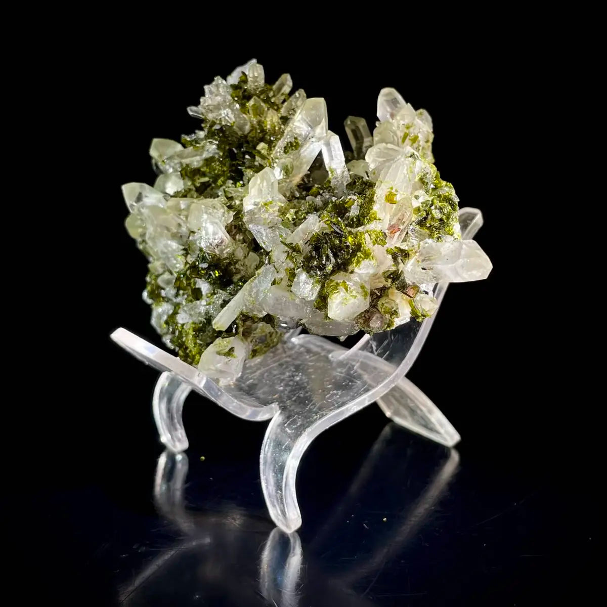 Natural Epidote with quartz from Sichuan, China | 240 g | 10*4*7 cm