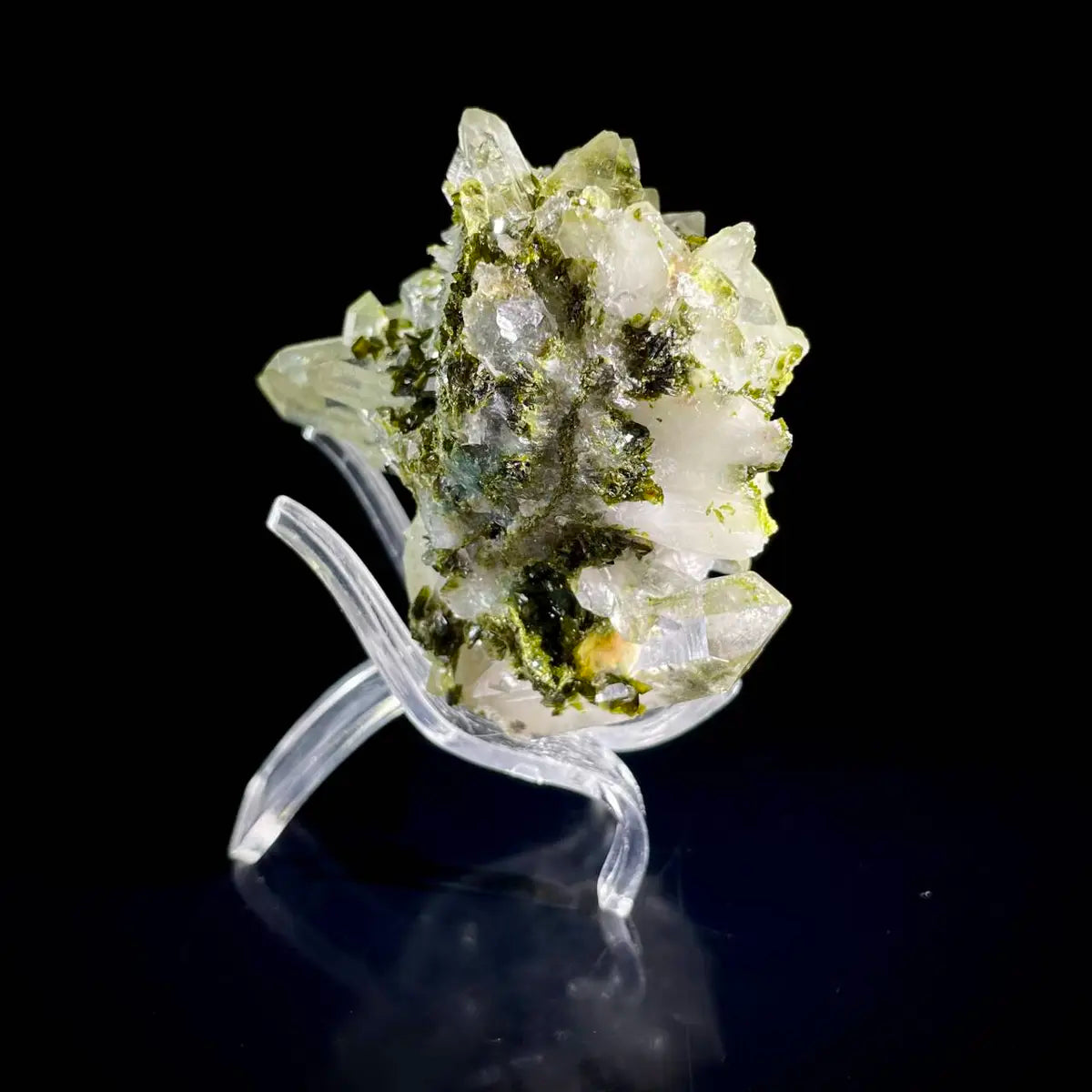 Natural Epidote with quartz from Sichuan, China | 230 g | 8*5.5*4 cm