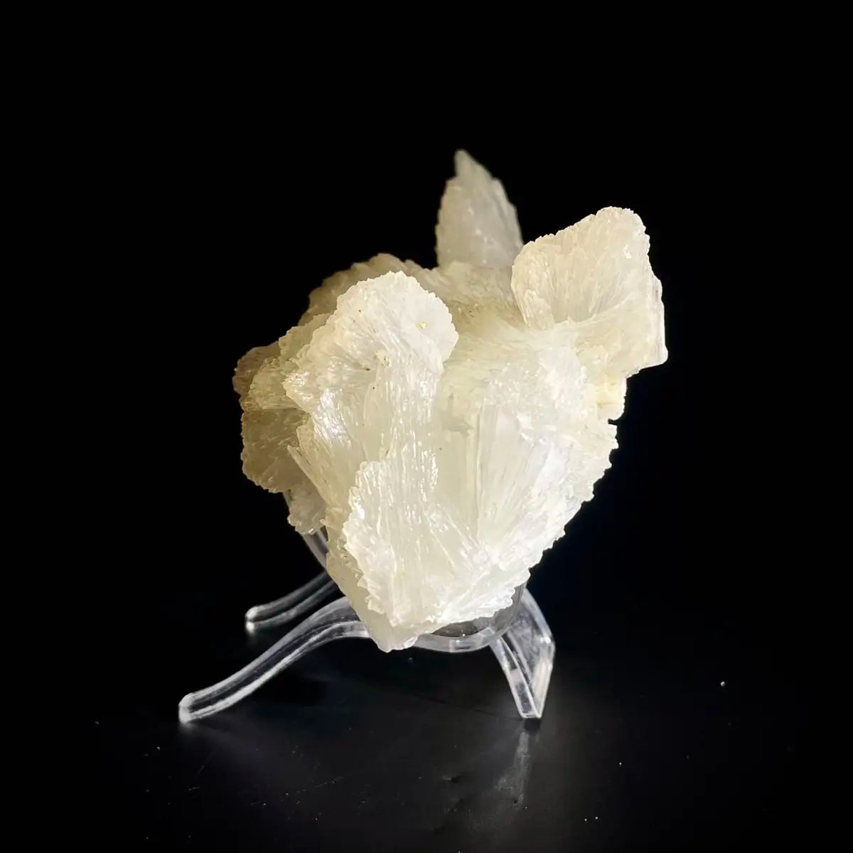 Guizhou White Aragonite/White Veined Natura l Stone Specimen |14.5×7×5 cm| 290g