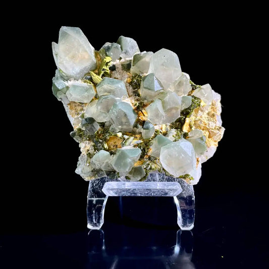 Natural Epidote with quartz from Sichuan, China | 180 g | 7*2*5 cm