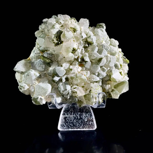 Natural Epidote with quartz from Sichuan, China | 180 g | 9*7*2 cm