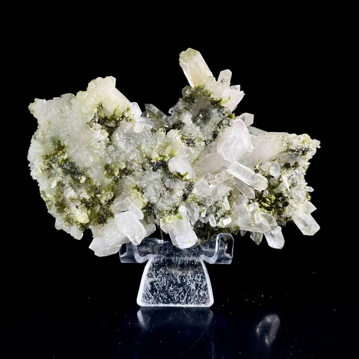 Natural Epidote with quartz from Sichuan, China | 260 g | 11*7*5 cm