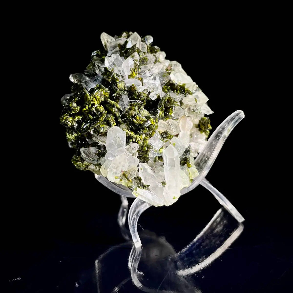 Natural Epidote with quartz from Sichuan, China | 430 g | 10*8*7 cm