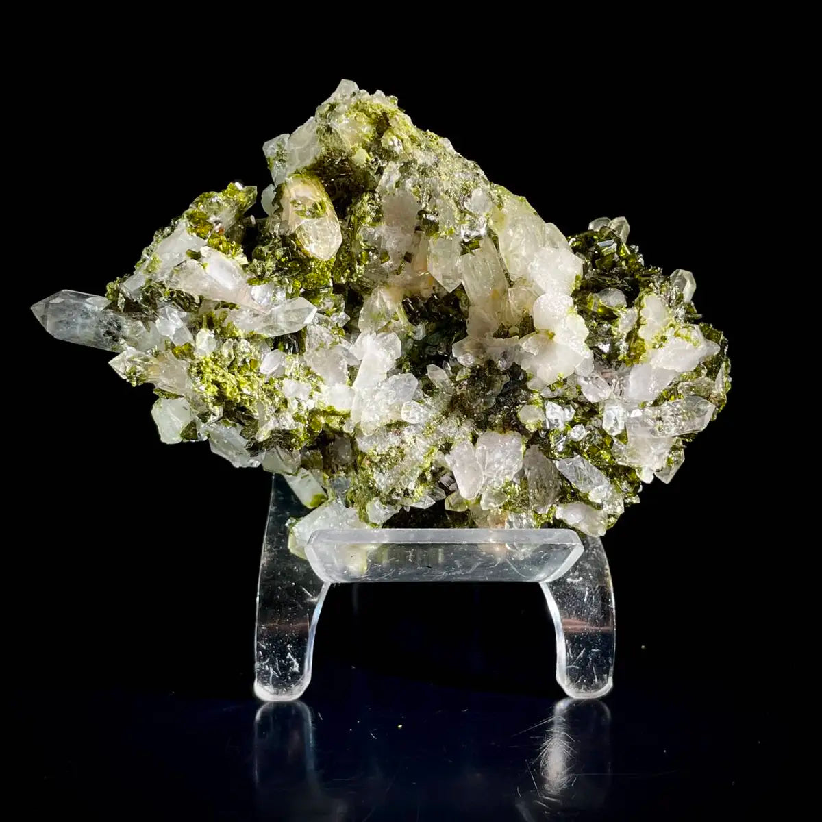 Natural Epidote with quartz from Sichuan, China | 240 g | 10*4*7 cm