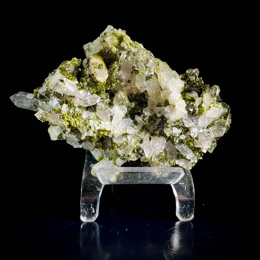 Natural Epidote with quartz from Sichuan, China | 240 g | 10*4*7 cm