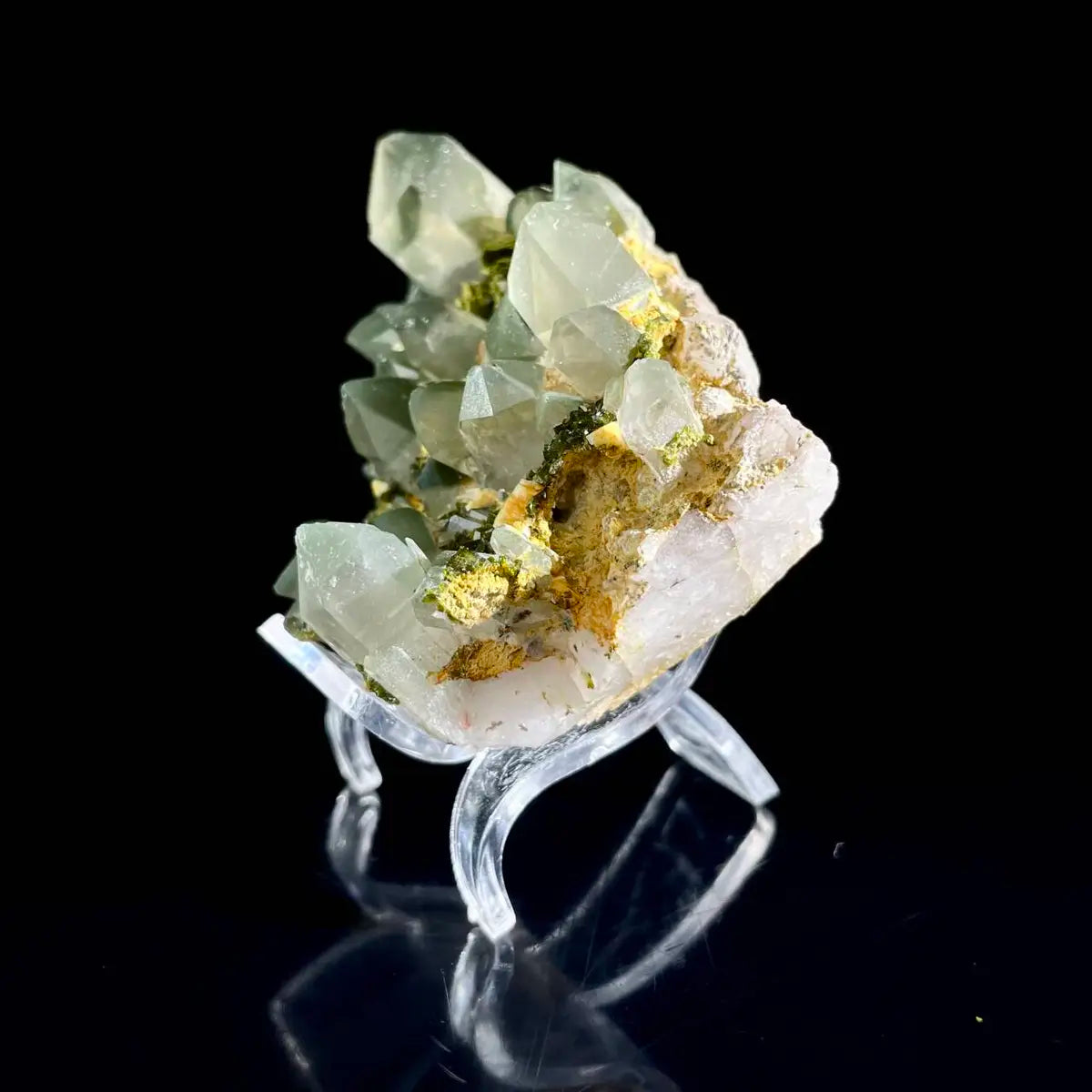 Natural Epidote with quartz from Sichuan, China | 180 g | 7*2*5 cm