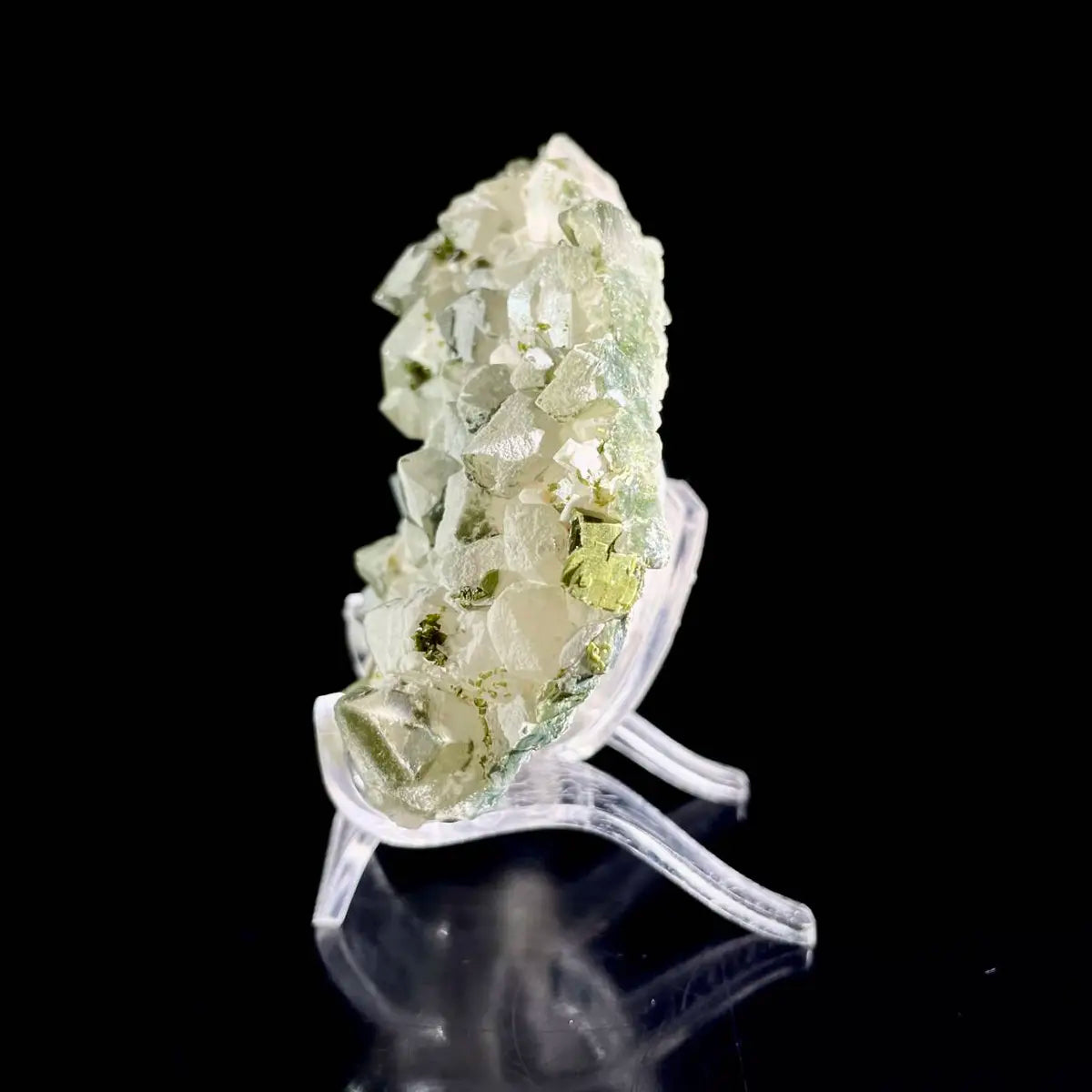 Natural Epidote with quartz from Sichuan, China | 180 g | 9*7*2 cm