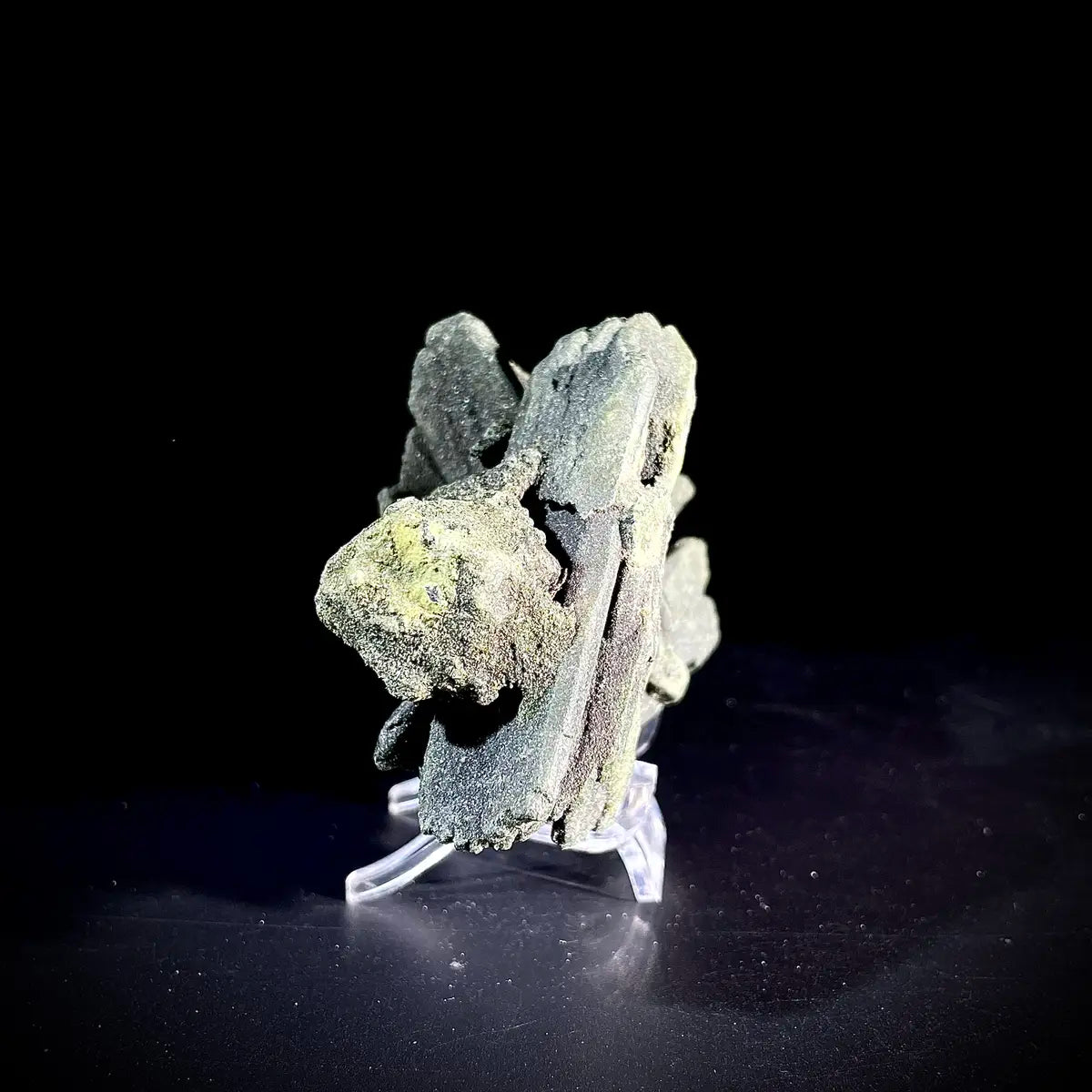 Natural Green Tourmaline Specimen | Madagascar | 180 g | 9*6*4 cm