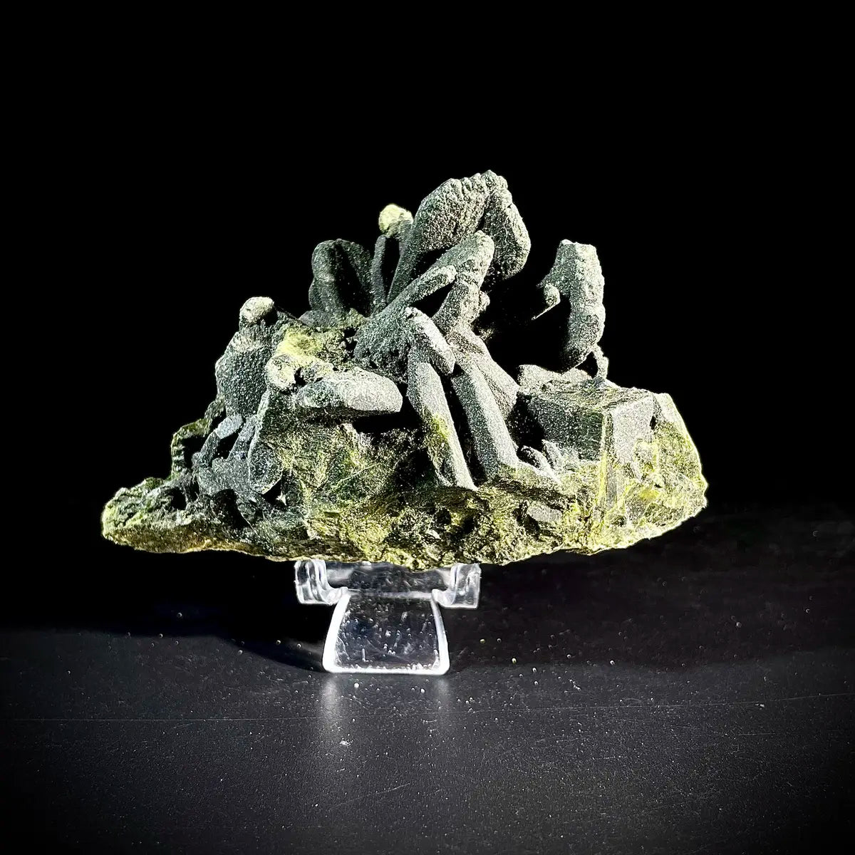 Natural Green Tourmaline Specimen | Madagascar | 250 g | 10*3*6 cm