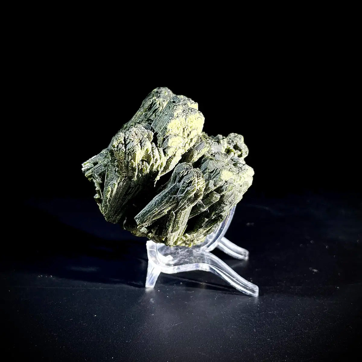 Natural Green Tourmaline Specimen | Madagascar | 160 g | 4*4.5*5 cm