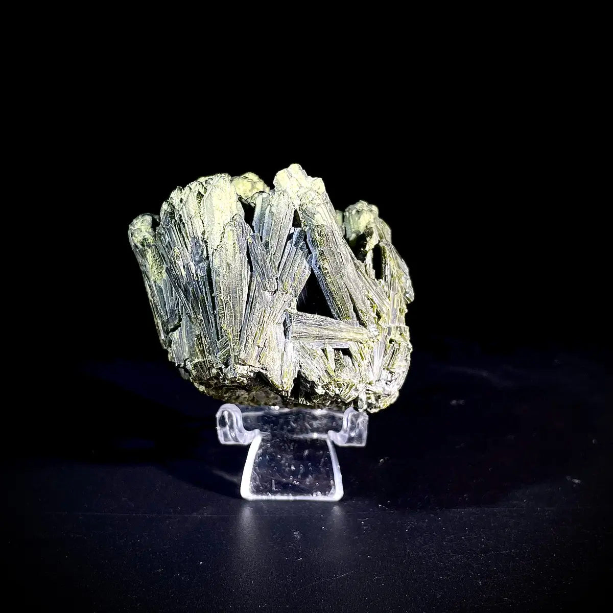 Natural Green Tourmaline Specimen | Madagascar | 160 g | 4*4.5*5 cm