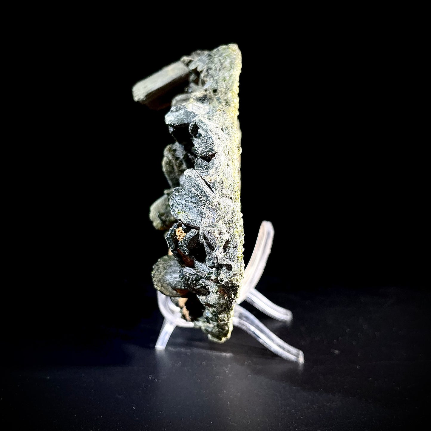 Natural Green Tourmaline Specimen | Madagascar | 420 g | 12*10*3 cm