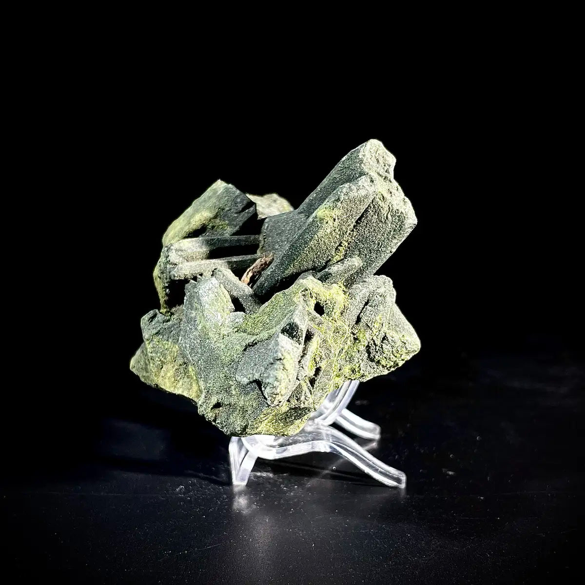 Natural Green Tourmaline Specimen | Madagascar | 210 g | 7*5*4 cm