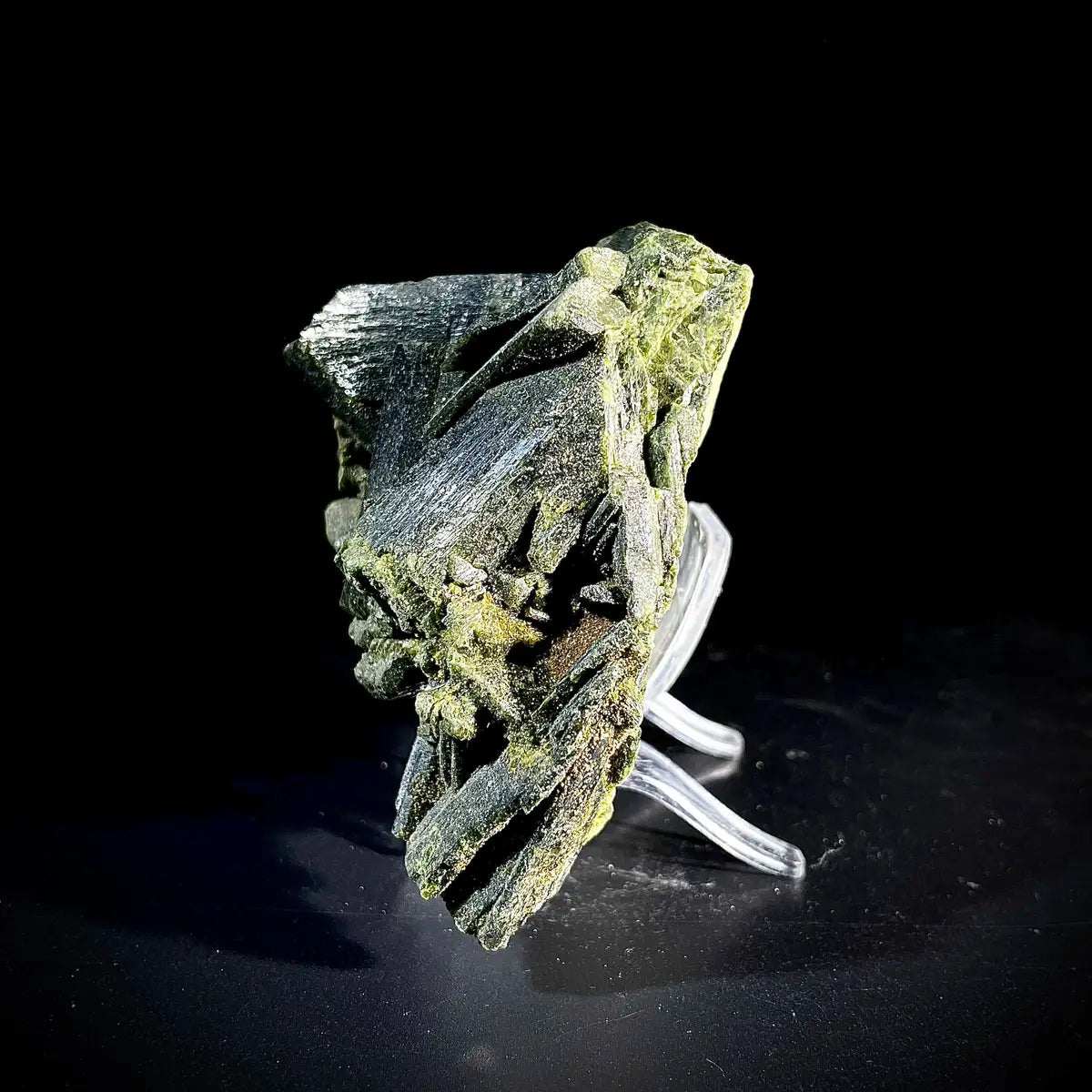 Natural Green Tourmaline Specimen | Madagascar | 360 g | 10*7*3 cm