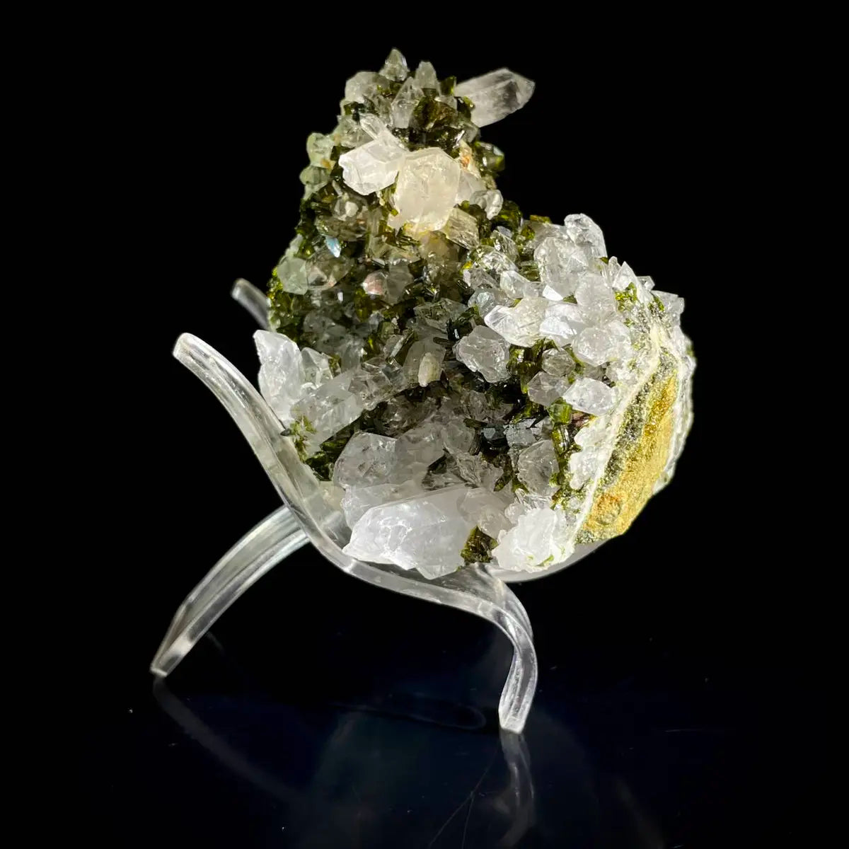 Natural Epidote with quartz from Sichuan, China | 360 g | 7*9*6cm