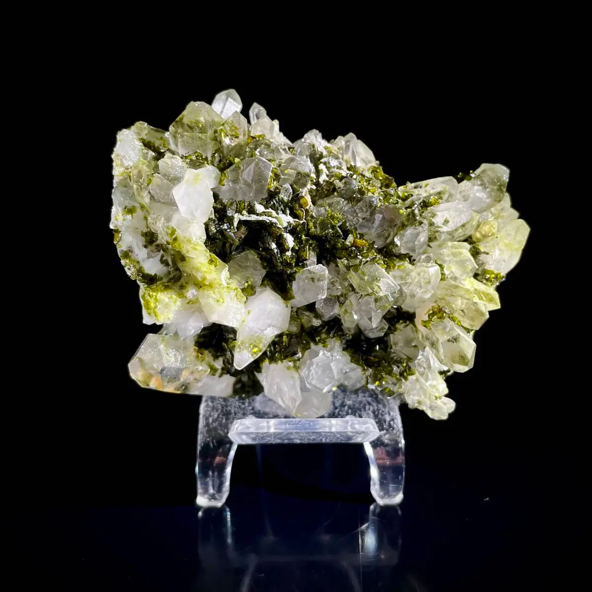 Natural Epidote with quartz from Sichuan, China | 230 g | 8*5.5*4 cm